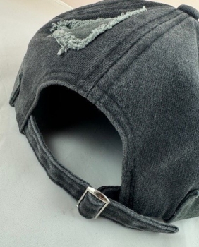 Docker-Hat dark grey used look