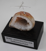 Edelstein-Pokal mit Kranich